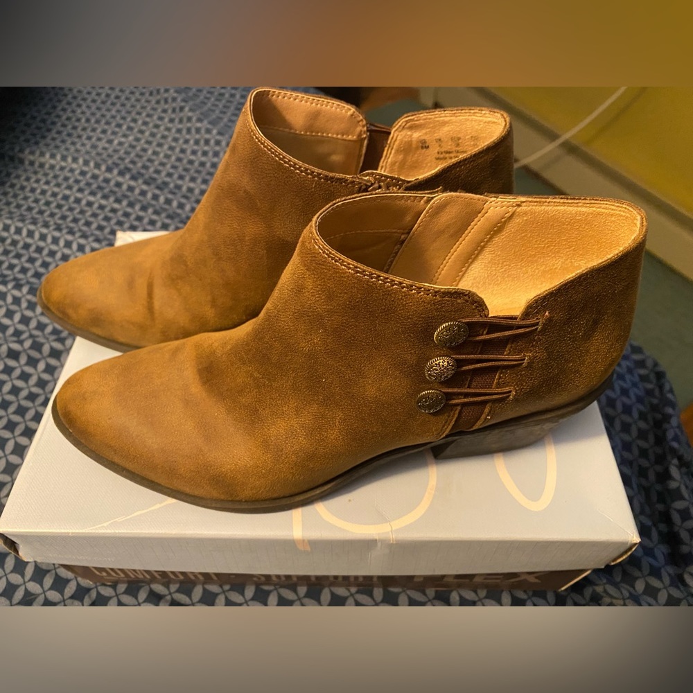 Pixie traveler ankle boots
